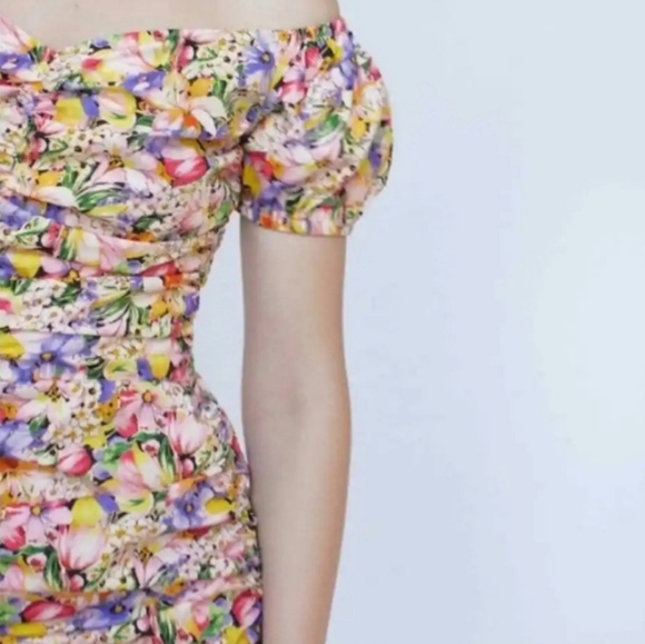 Zara Mini Ruched Floral Puff Sleeve Bodycon Dress Size Small - Picture 3 of 8